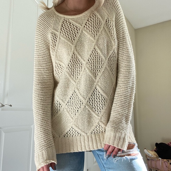 AE Cream Sweater - Picture 1 of 2